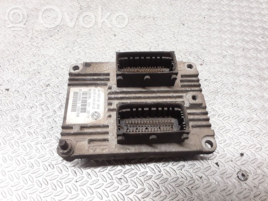 Unidad de control/módulo del motor   5SF9A2,51891838