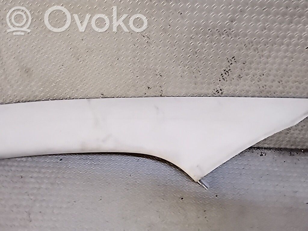 Volkswagen Transporter - Caravelle T5 Rivestimento montante (A)