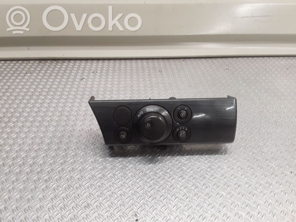 Opel Astra H Light switch 