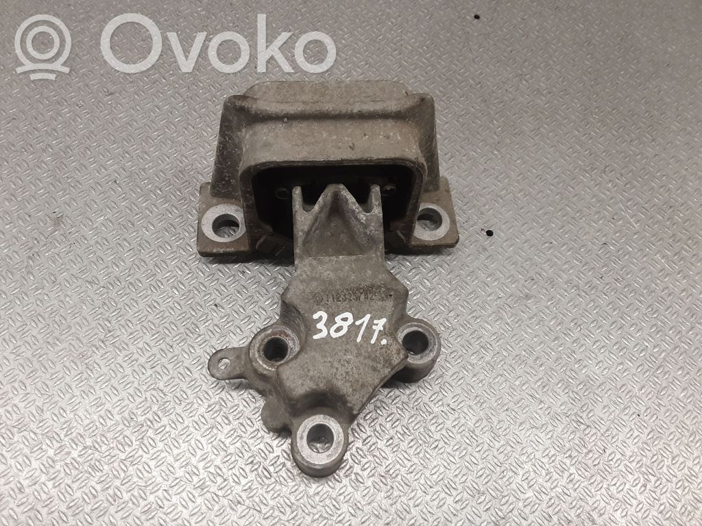 Renault Twingo II Engine mount bracket 
