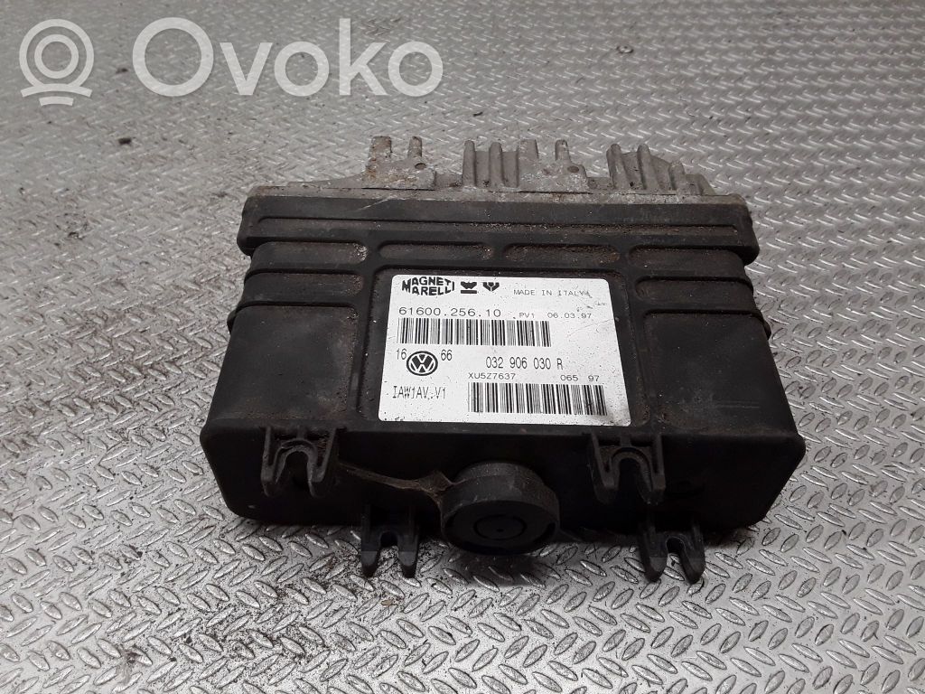 Volkswagen Golf III Engine control unit/module 