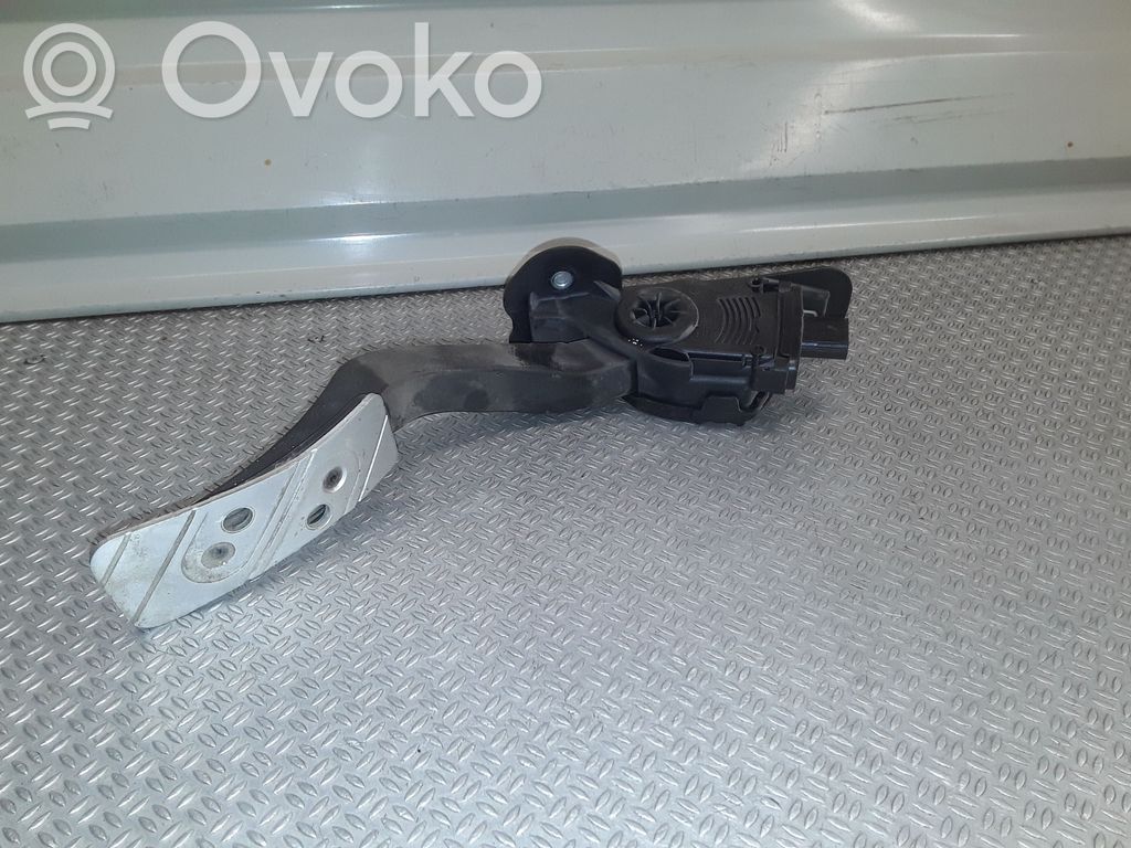 Accelerator throttle pedal   GS1E41600