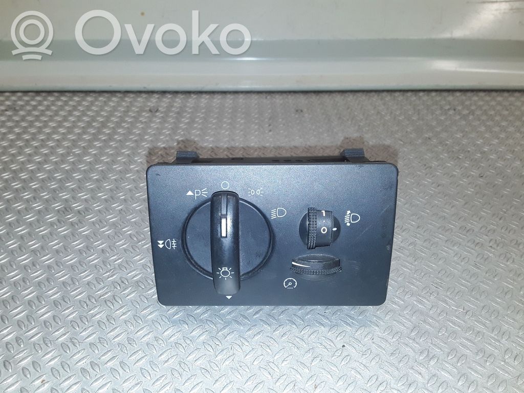 Ford Focus Light switch 