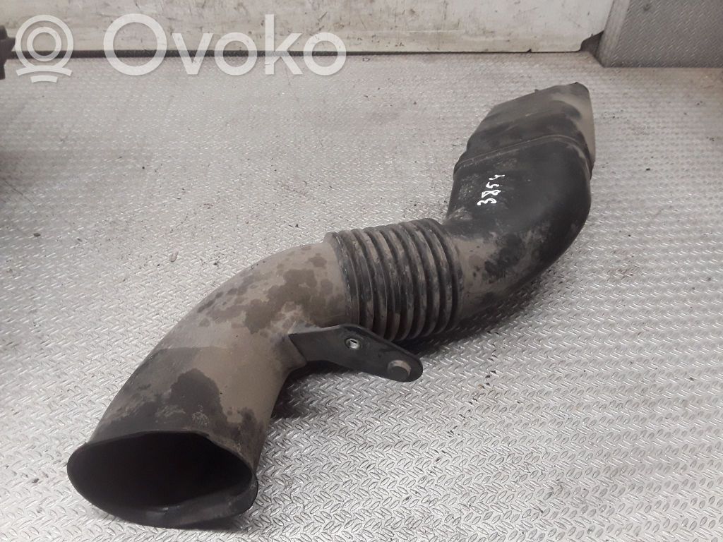 BMW 5 E60 E61 Oro paėmimo kanalo detalė (-ės) 
