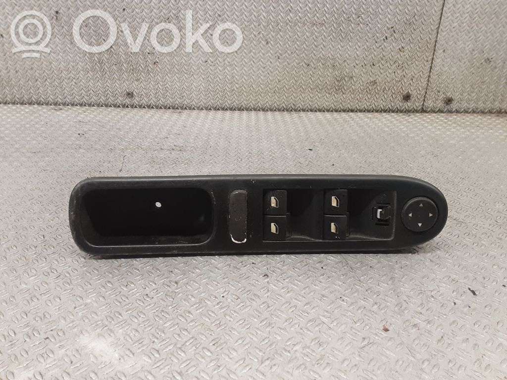 Peugeot 307 Interruptor del elevalunas eléctrico 
