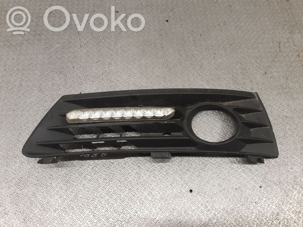 Opel Zafira B Etusumuvalon ritilä 