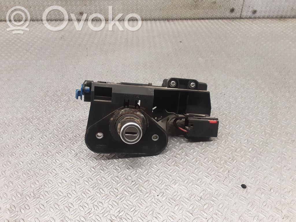 Opel Meriva A Spynelė galinio dangčio (išorėje) 