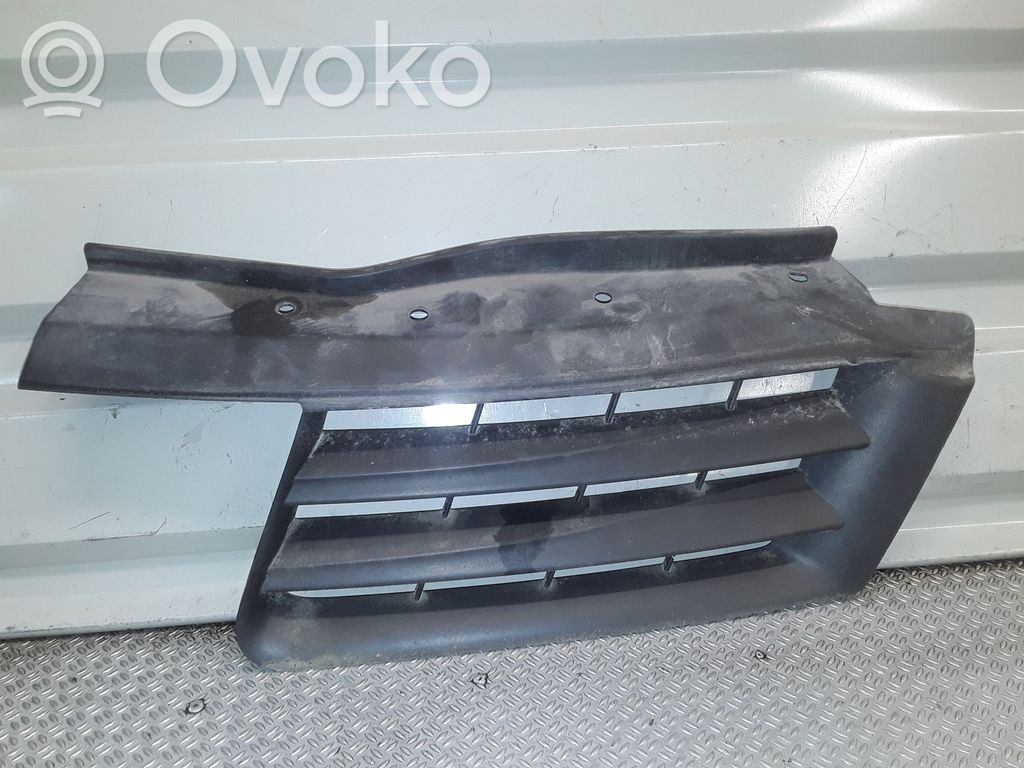 Front bumper upper radiator grill   G000173881
