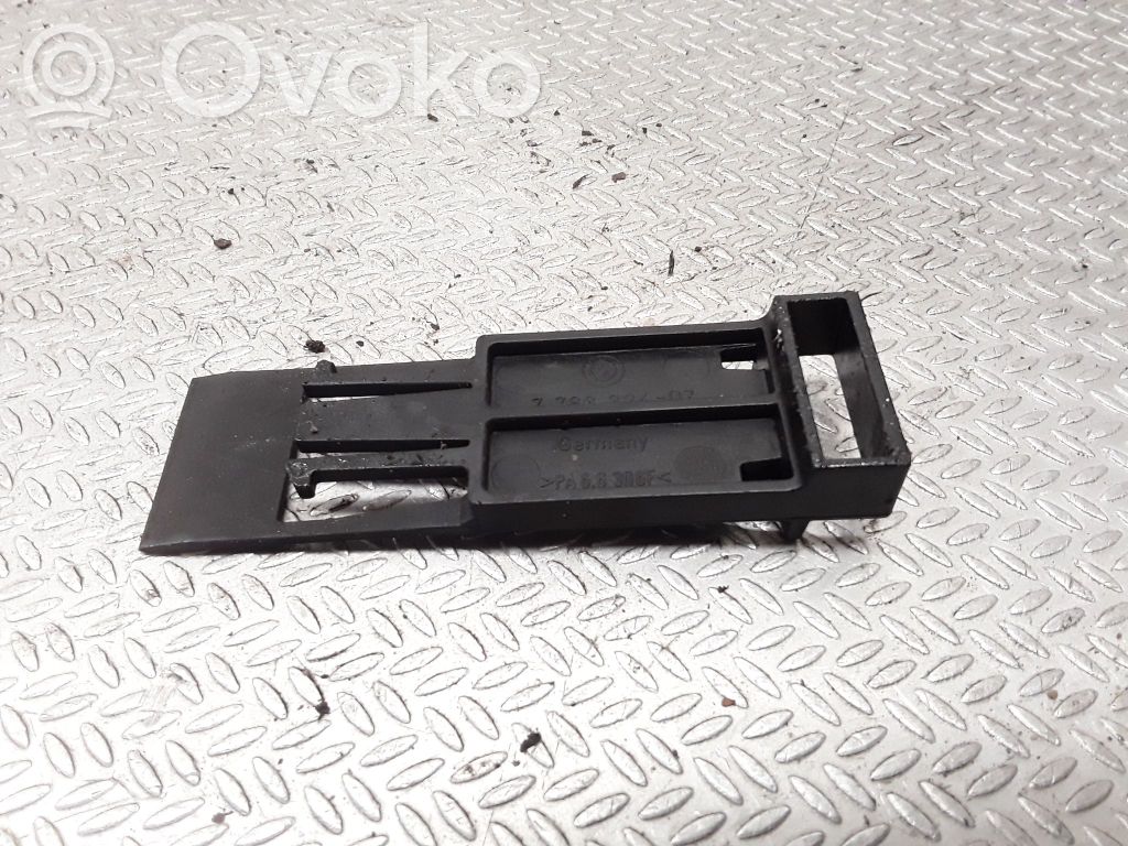 BMW 5 E60 E61 Radiator mount bracket 