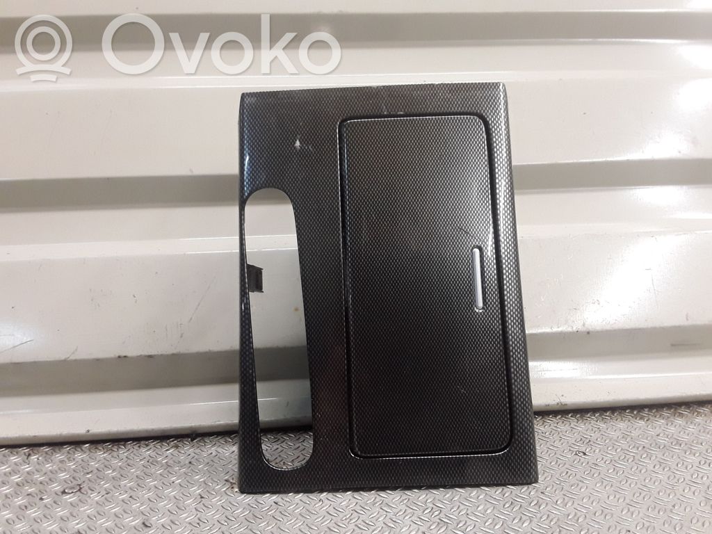 Cup holder front