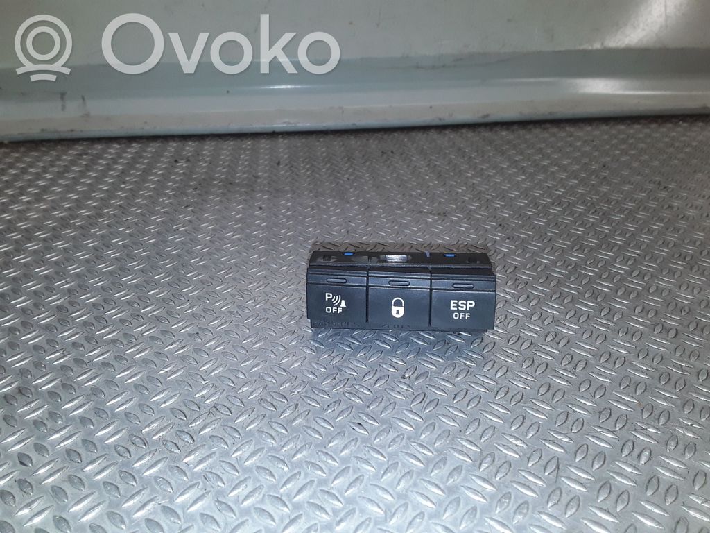 ESP (stability program) switch   96573403XT