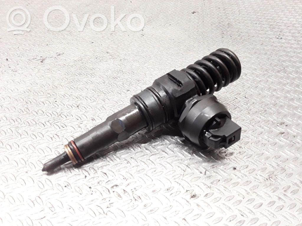 Inyector de combustible   038130073BA