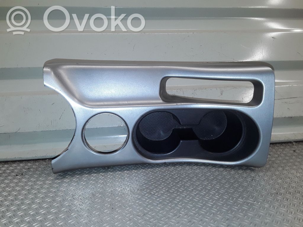 Mukiteline edessä   8011A079