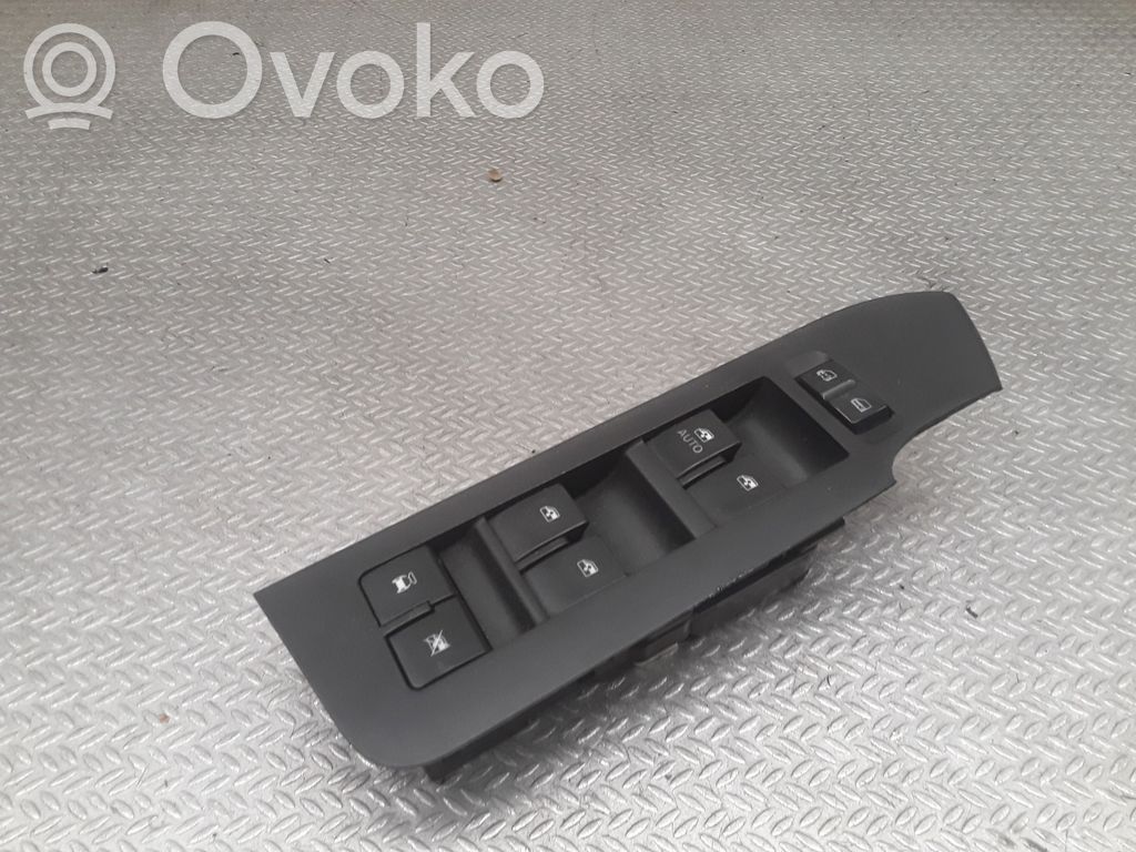 Chevrolet Captiva Electric window control switch 