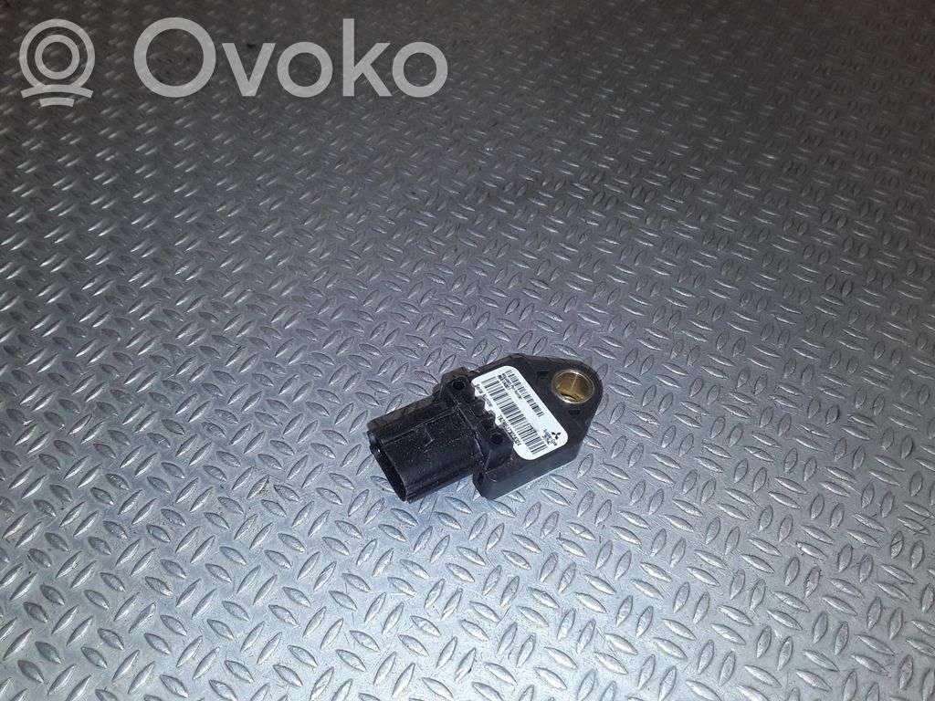 Sensor impacto/accidente para activar Airbag   8651A001
