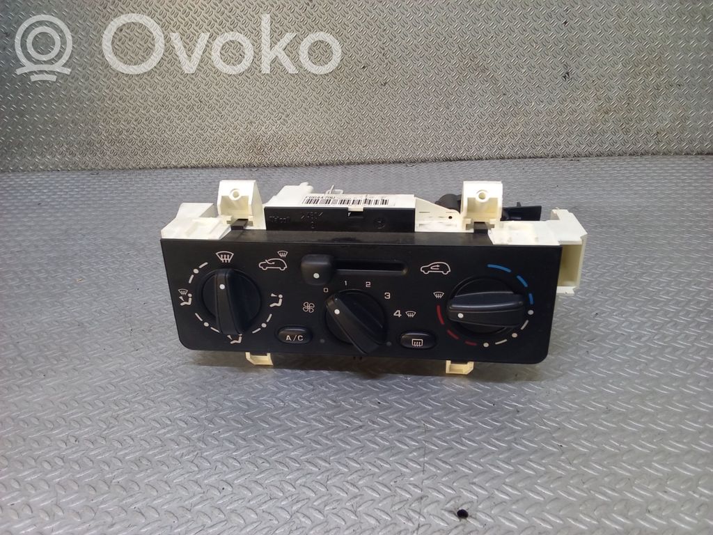 Peugeot 1007 Climate control unit 