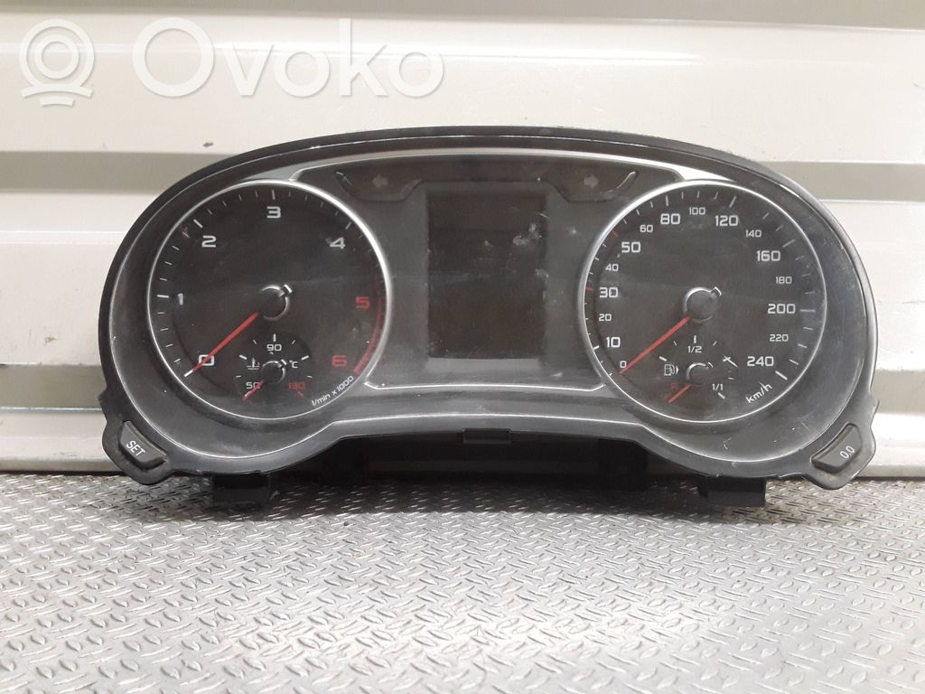Audi A1 Speedometer (instrument cluster) 