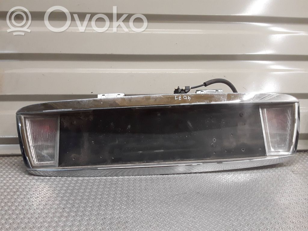 Lancia Thesis Bande de feu arrière/couvercle de plaque d'immatriculation 