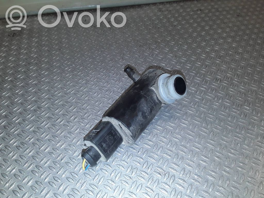 Windscreen/windshield washer pump   30646