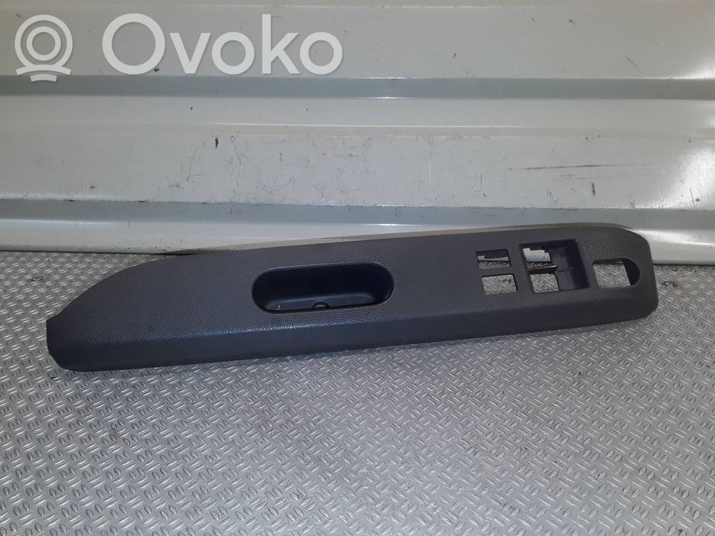 Opel Agila B Front door interior handle trim 