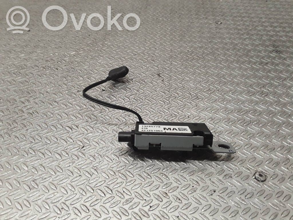 Opel Astra J Amplificatore antenna 