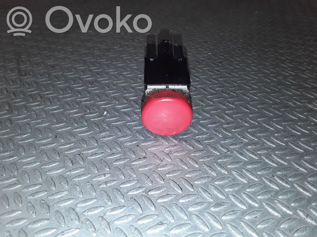 Hazard light switch   5P0953235A