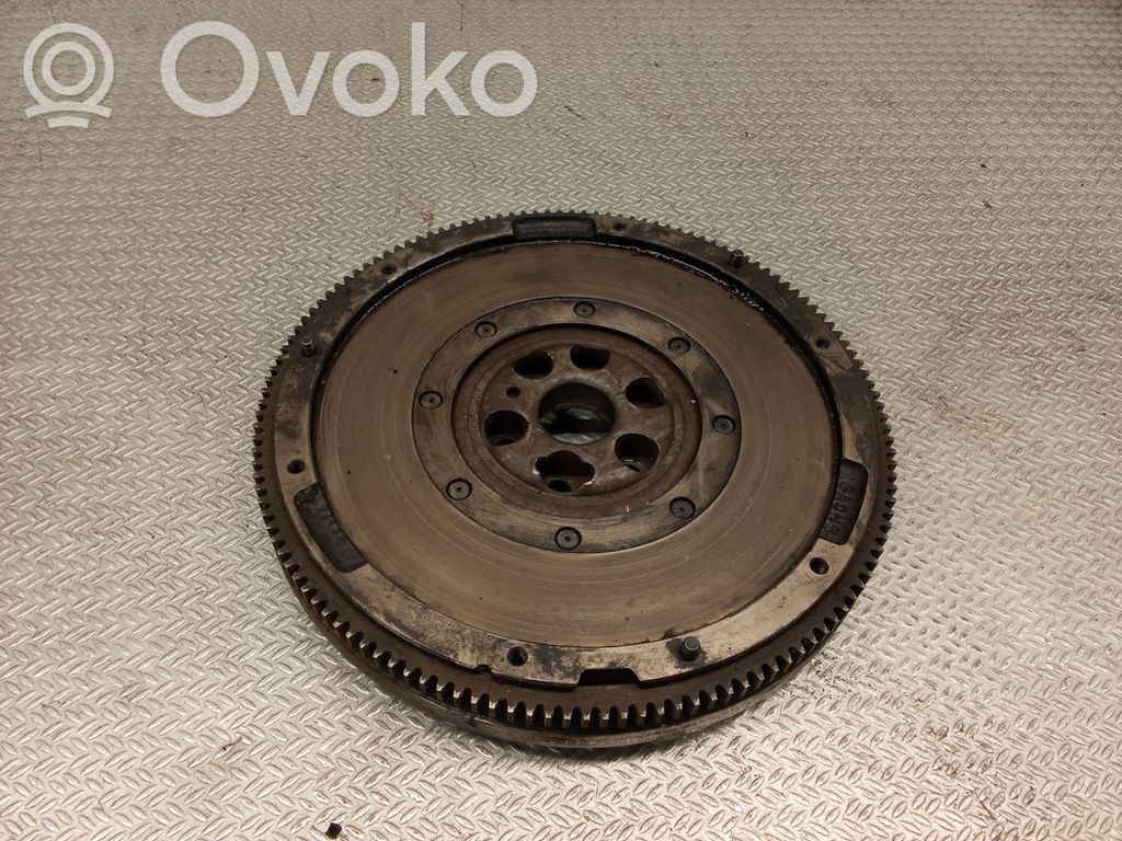 Volkswagen Golf IV Kaksoismassavauhtipyörä 