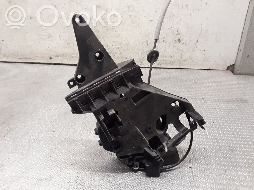 Rear door lock   30661074