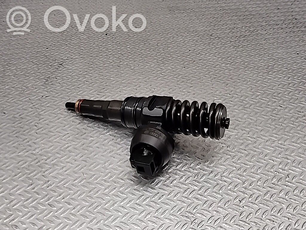 Inyector de combustible   038130073AK