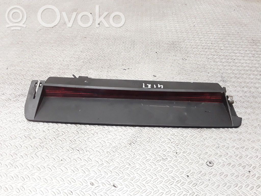 Volkswagen PASSAT B6 Trzecie światło stop 