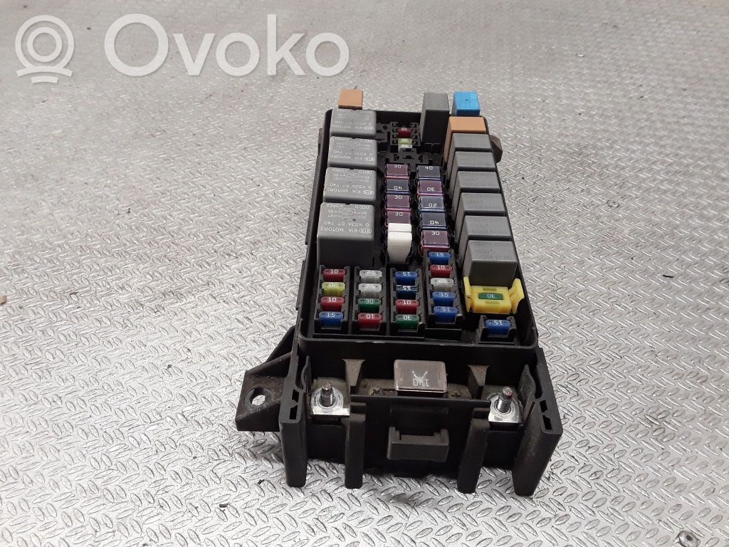 Module de fusibles   911613E010