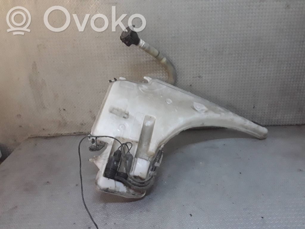 BMW 1 E81 E87 Langų skysčio bakelis 