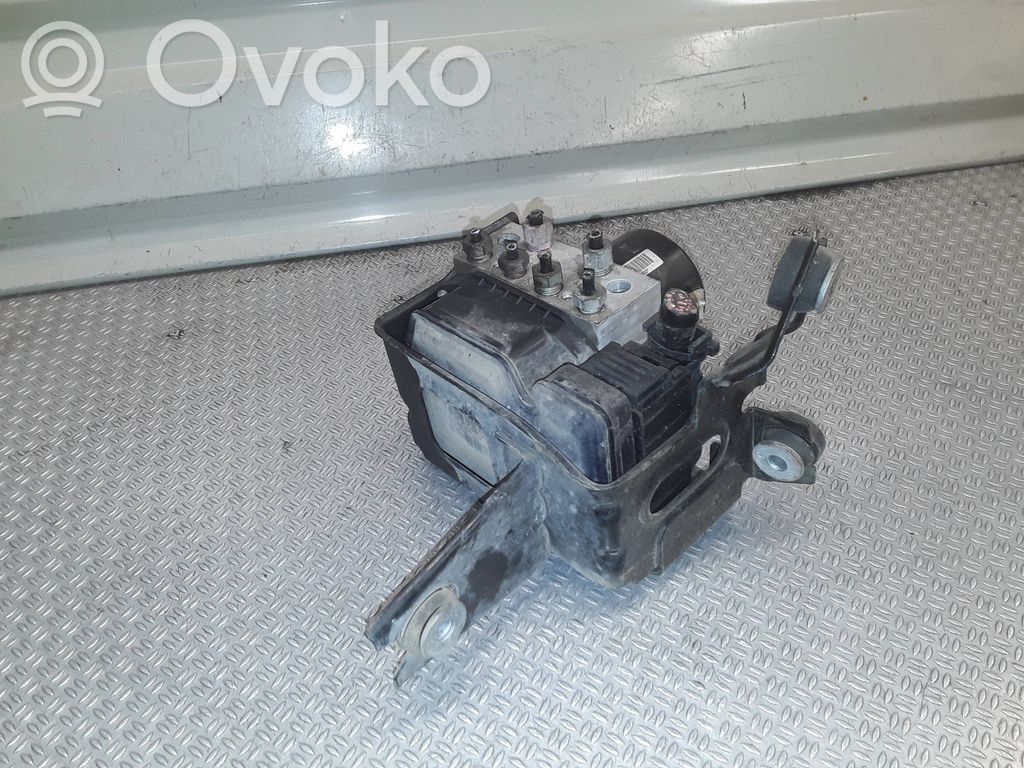 ABS-pumppu   22757649