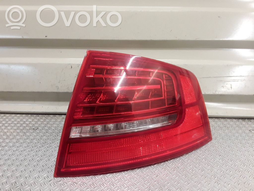 Rear/tail lights   4E0945096H