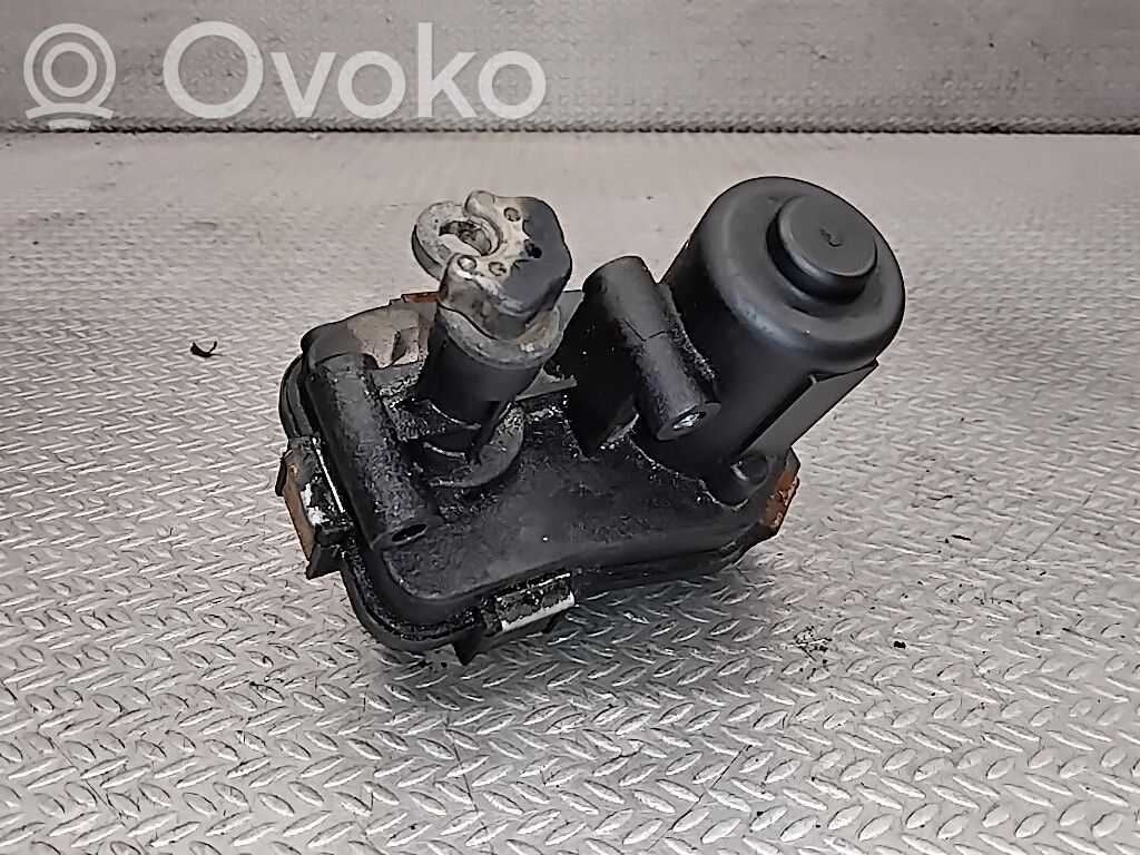Opel Insignia A Vārsta kustināšanas motoriņš 