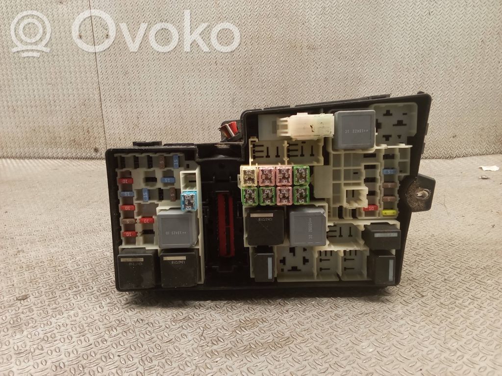 Module de fusibles   AV6T14A142AB