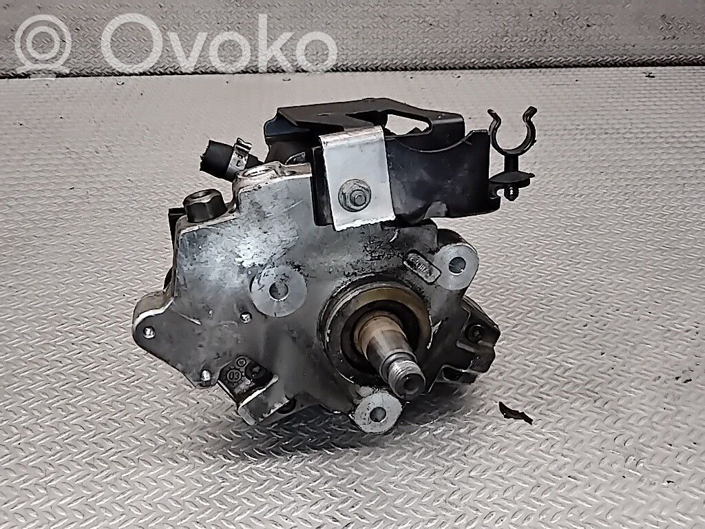 Audi A8 S8 D3 4E Degvielas sūknis 