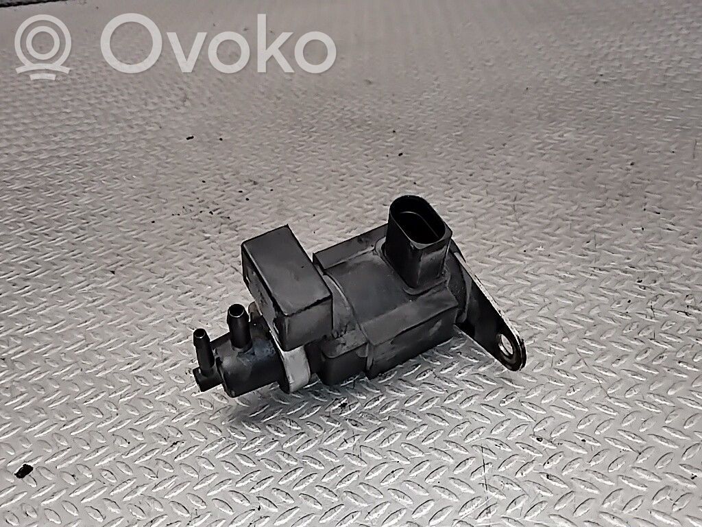 Electroválvula del turbo   057906630A