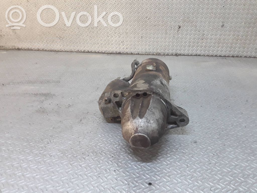 Стартер   A0061510401