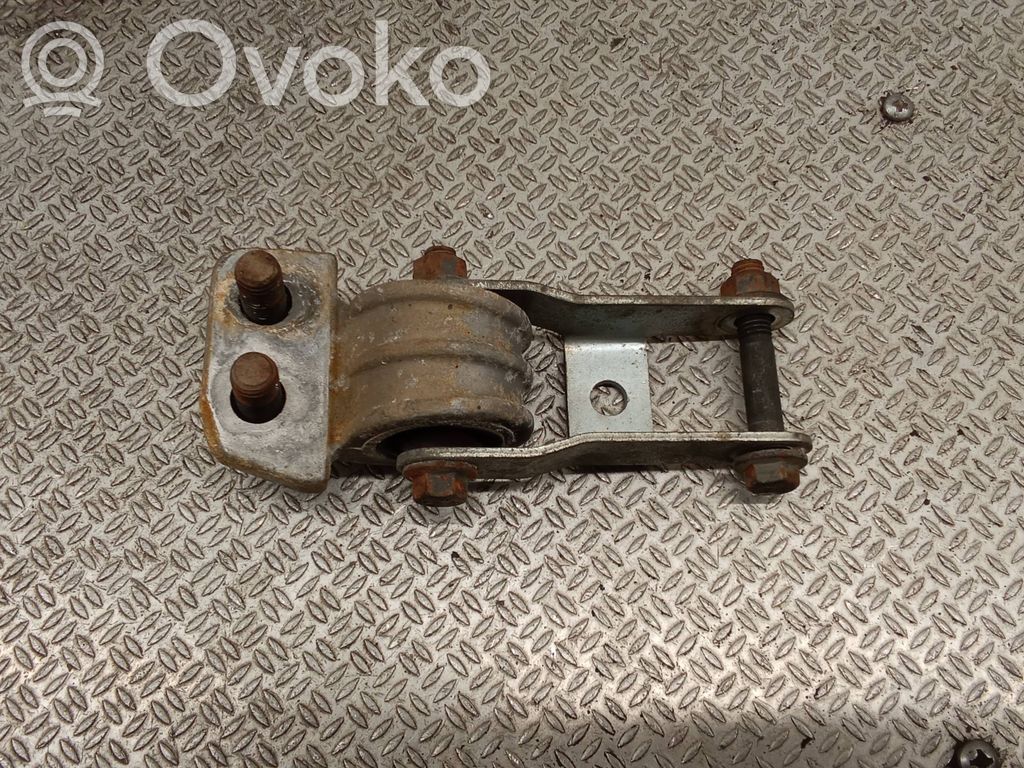 Engine mount bracket   30680750