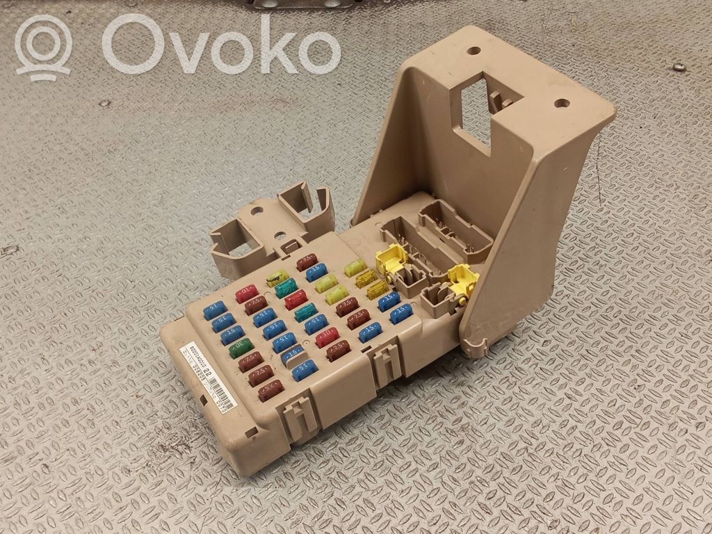 Drošinātāju bloks   82201AG010