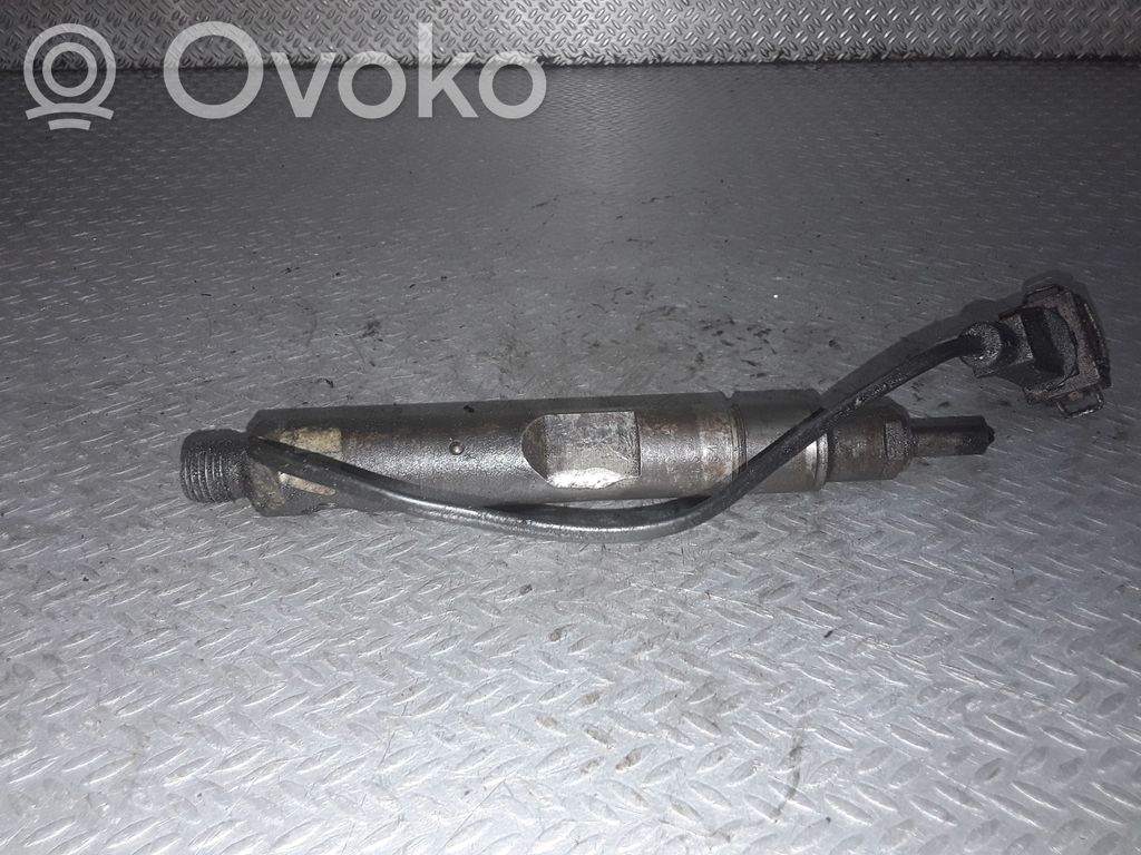 Inyector de combustible   028130201S