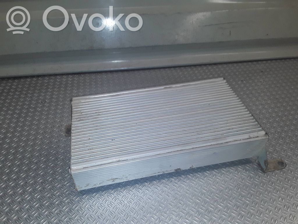 Chrysler Pacifica Sound amplifier 