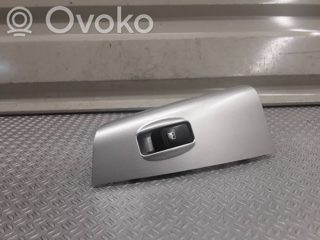 Electric window control switch   93580F000