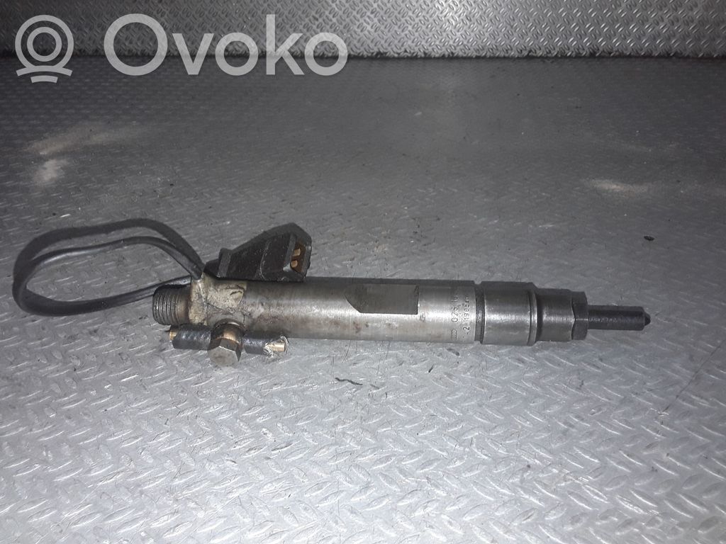 Injecteur de carburant   028130201S