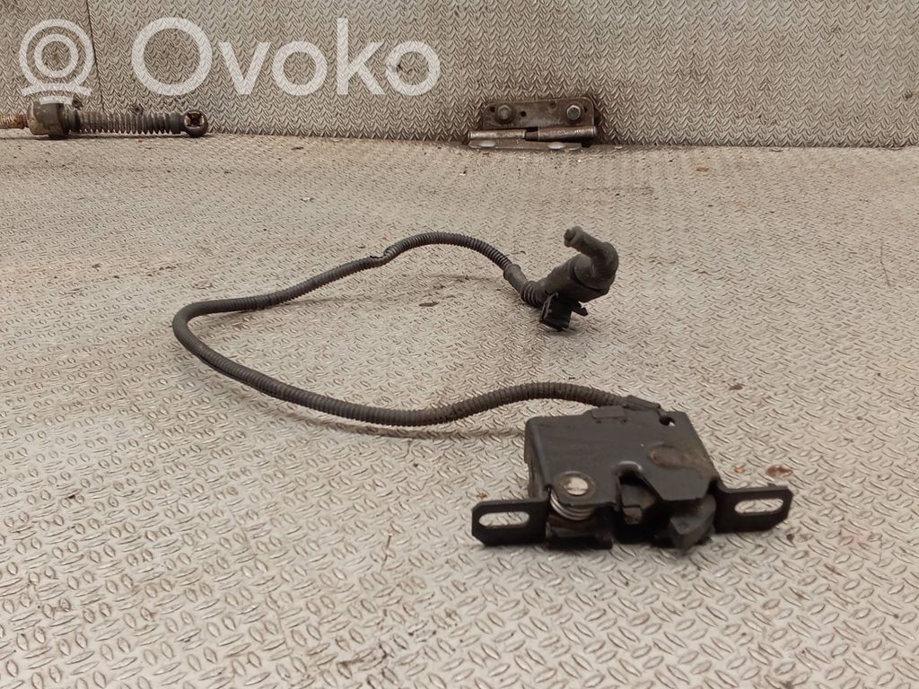 Spyna variklio dangčio   4E0823509D