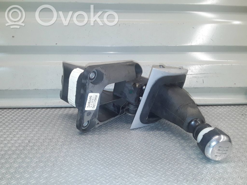 Gear shifter/selector   05062112AD