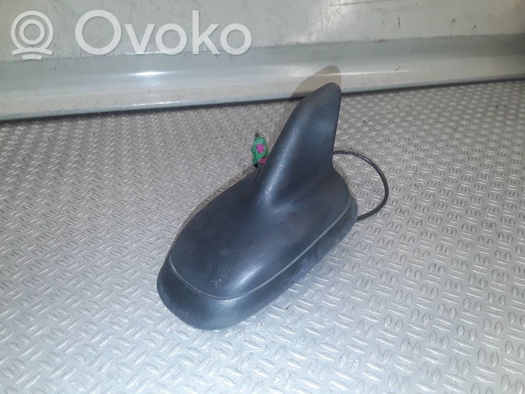 Volkswagen PASSAT CC GPS-pystyantenni 