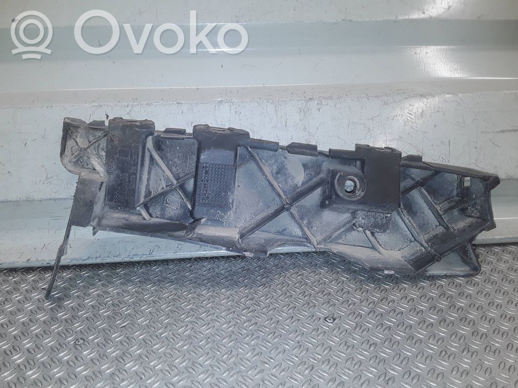 Rear bumper mounting bracket   1P0807394