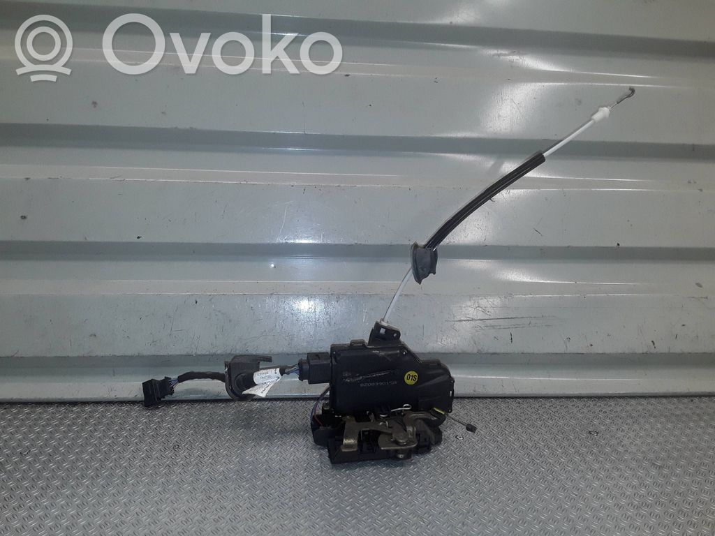 Audi A2 Aizmugurē slēdzene 